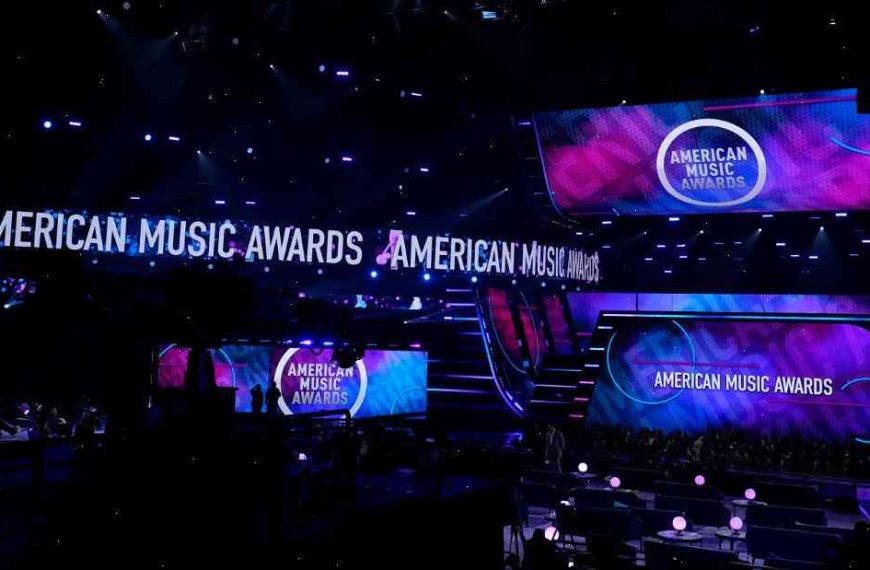 The American Music Awards winners: Did Justin Bieber and Rihanna win big?