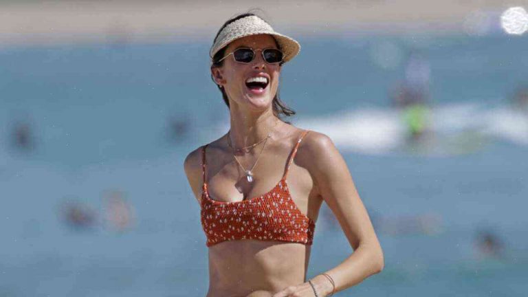 Supermodel Alessandra Ambrosio shows off abs in tiny polka-dot bikini