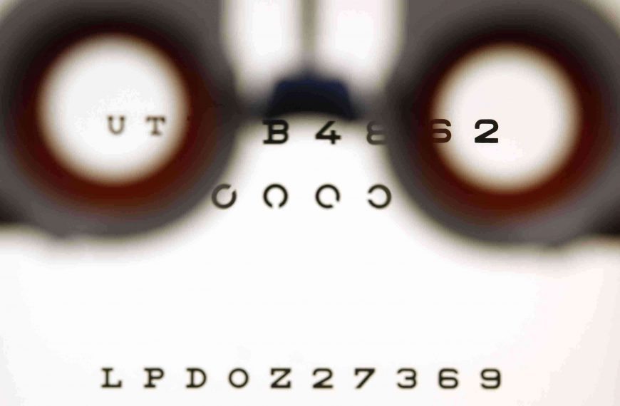 Optometrists to resume eye exams for kids and seniors as job action is paused