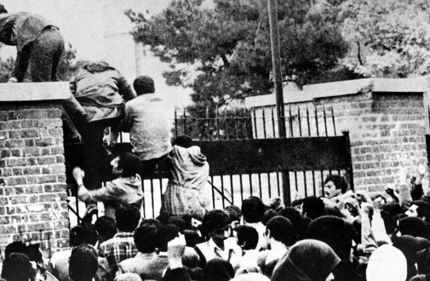 Photos show prisoners from 1979 Iranian hostage crisis years later